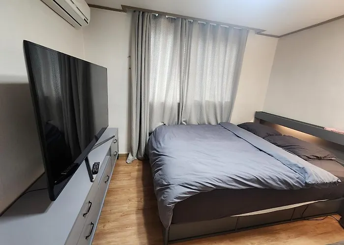 2bed Gangnam, Sinnonhyeon Long-term Travel, Business Trip, Tourist Guide Available Nonhyeon Station Sinnonhyeon Station 10 Minutes On Foot *